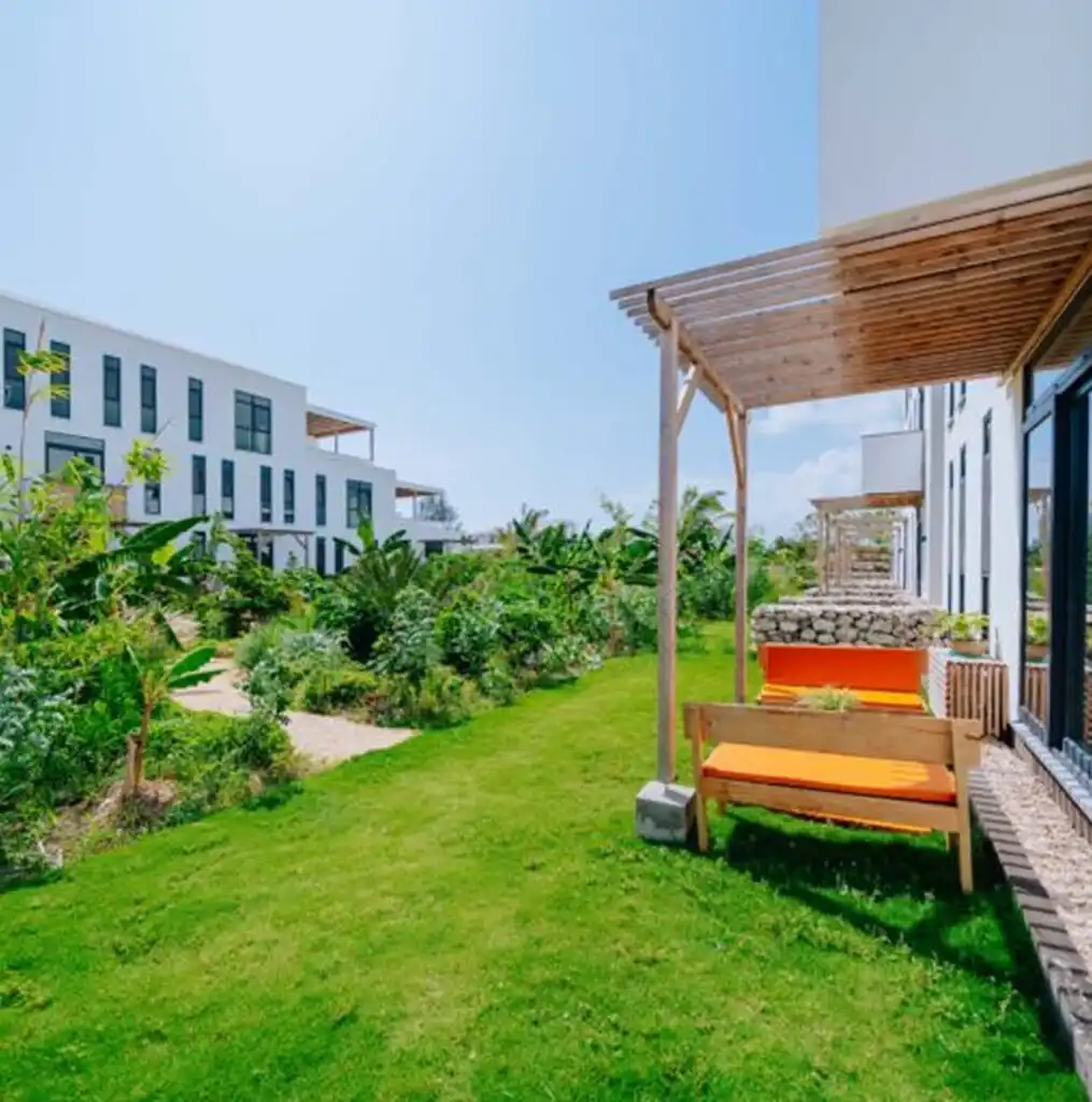 Escape To ZanZibar - Pomp Pomp Suit