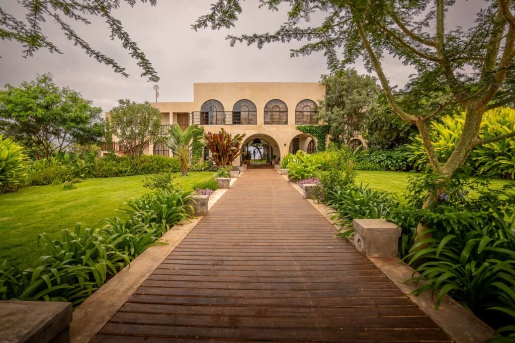 Manyara Best View Lodge - Tanzania Safari Experience