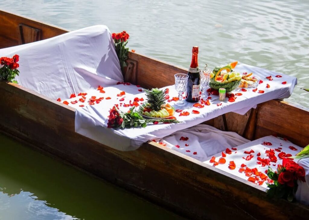 Canoeing on Lake Duluti - Arusha